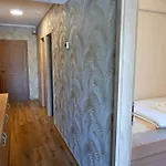 Bed & Breakfast Sobe In Apartma Portus