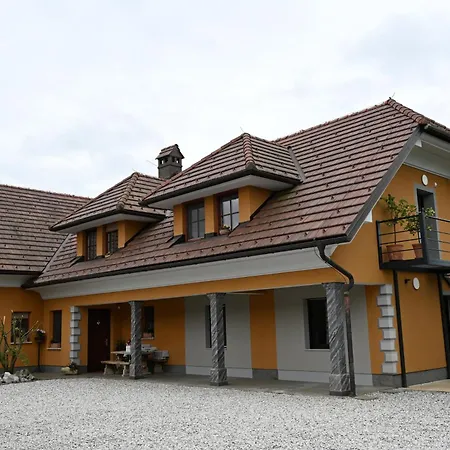 Sobe In Apartma Portus Bed & Breakfast 3*