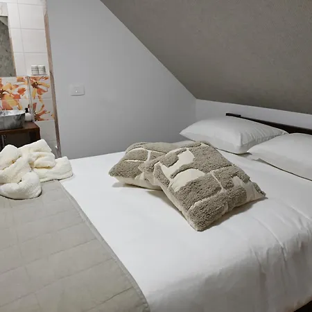 Sobe In Apartma Portus فندق مبيت وإفطار 3*