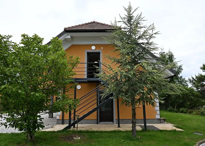 Bed & Breakfast Sobe In Apartma Portus 3*