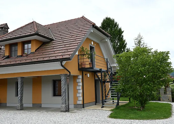 Sobe In Apartma Portus Bed & Breakfast