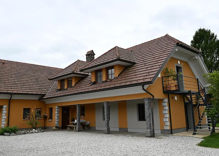 Sobe In Apartma Portus Bed & Breakfast 3*