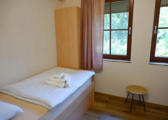 Sobe In Apartma Portus Bed & Breakfast 3*